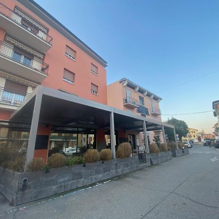 Appartement La Casa Di Marta à Valeggio sul Mincio Extérieur photo